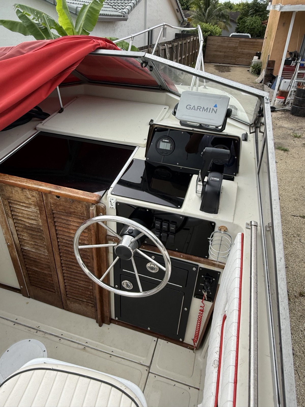 Center console helm rigging